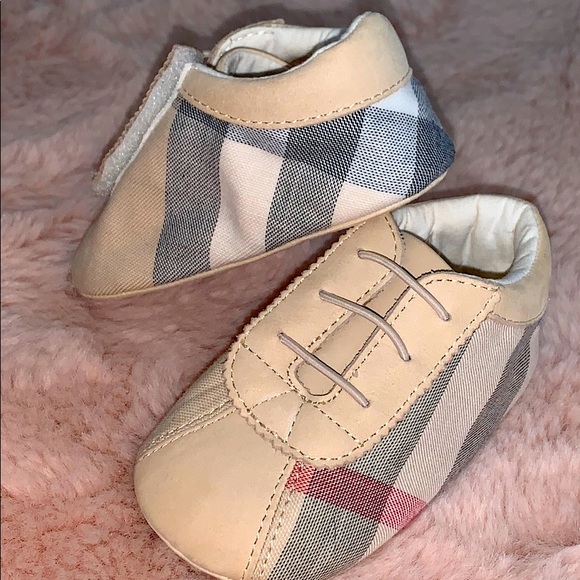 Burberry baby shoes 0-9 months - Picture 4 of 4
